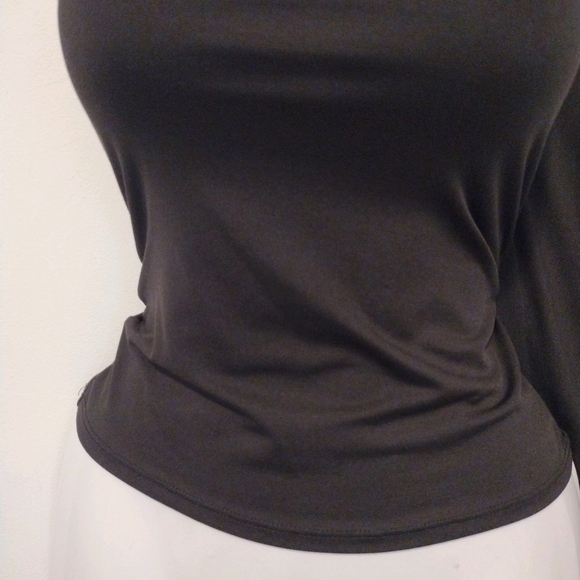 Forever 21 - One Shoulder Long Sleeve Satin Top - Picture 4 of 12